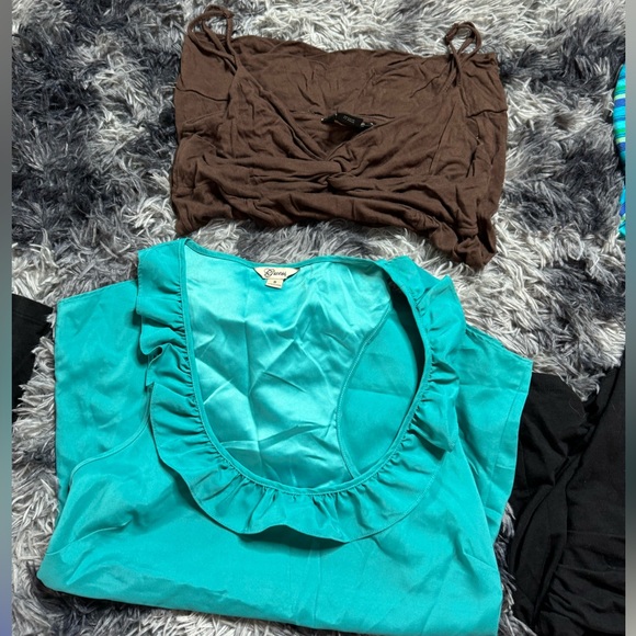 Guess Shirt Bundle - Picture 6 of 7